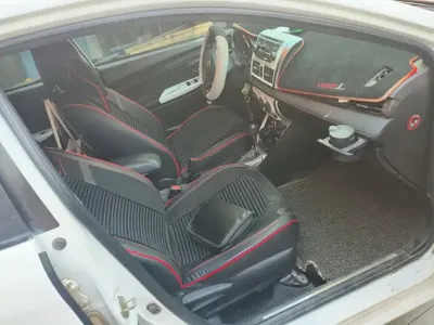 Toyota Yaris L