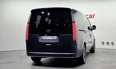 Hyundai Staria