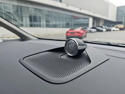 Volvo EM90