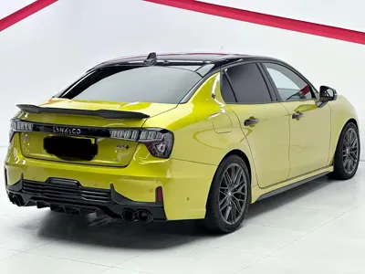 Lynk & Co 03
