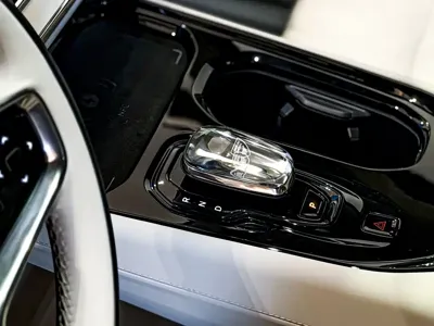 Volvo EM90