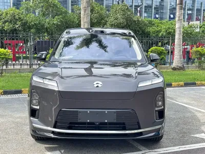 Nio ES8