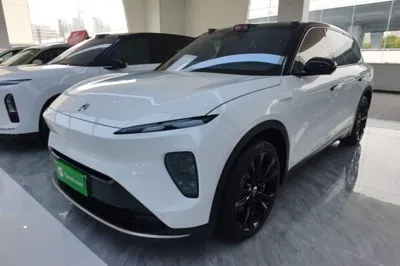 Nio ES8