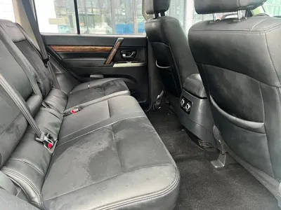 Mitsubishi Pajero (Import)