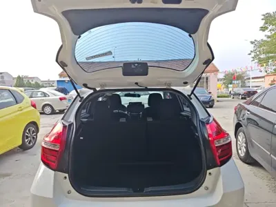 Toyota Yaris L