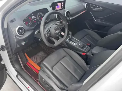 Audi Q2L