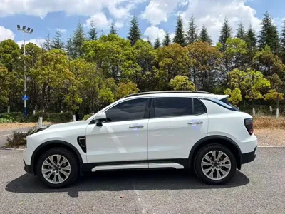 Lynk & Co 01