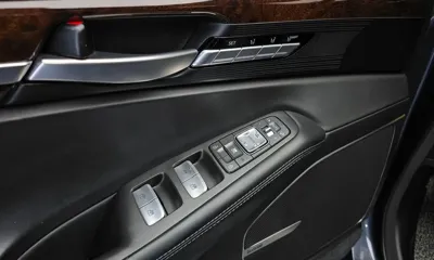 Genesis EQ900