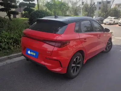 BYD e2