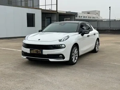 Lynk & Co 03