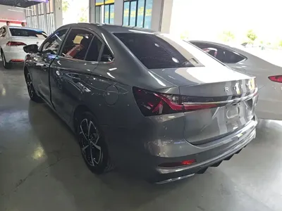 Roewe i5