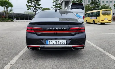 Genesis G90
