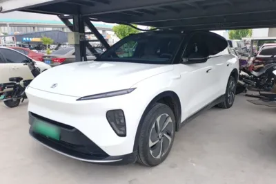 Nio ES8