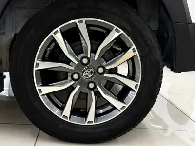Toyota Yaris L