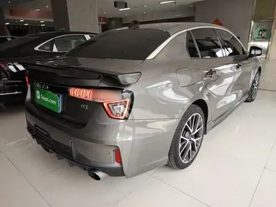 Lynk & Co 03