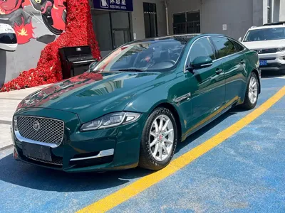 Jaguar XJ
