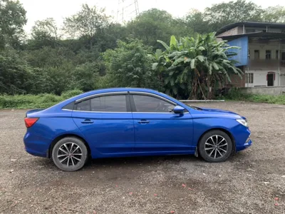 Roewe i5
