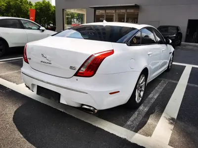 Jaguar XJ