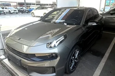 Lynk & Co 03
