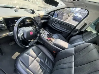Nio ES8