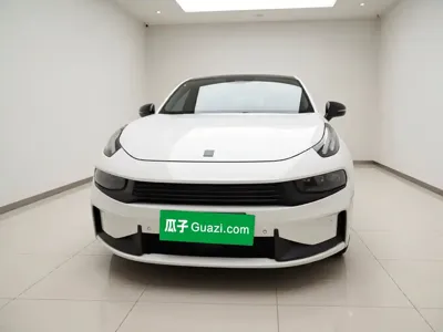 Lynk & Co 03