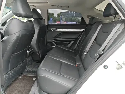 Geely L HiP