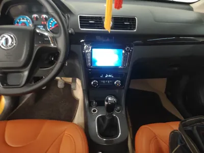 Dongfeng Fengon 370