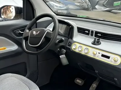 Wuling MINIEV