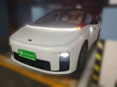 Li Auto 理想i8