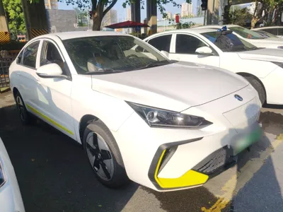 Dongfeng Aeolus E70
