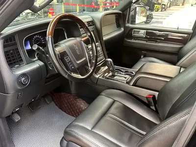 Lincoln Navigator