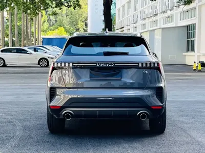 Lynk & Co 06