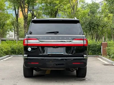 Lincoln Navigator