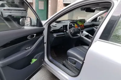 Geely Galaxy E5