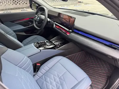 BMW i5