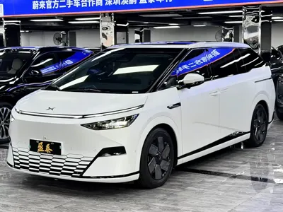 Xpeng X9