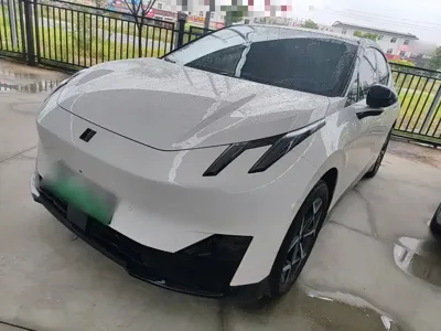 Lynk & Co Z20