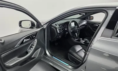 Infiniti Q30
