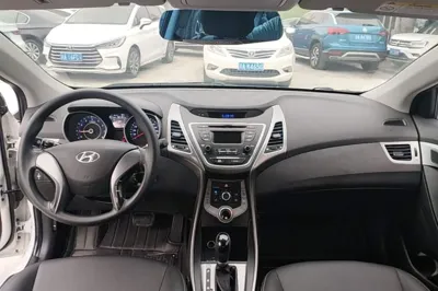 Hyundai Elantra (5th Generation