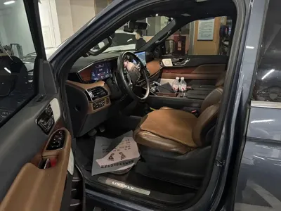 Lincoln Navigator