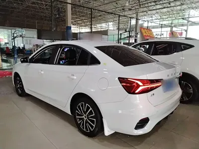 Roewe i5