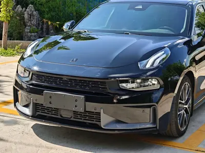 Lynk & Co 03
