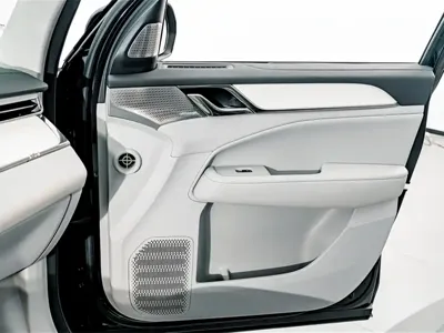 Volvo EM90