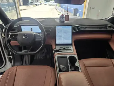 Nio EC6