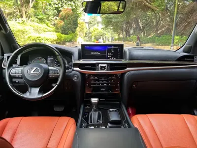 Lexus LX