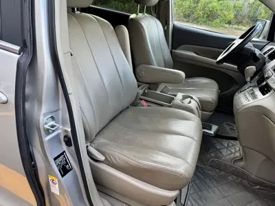 BYD M6