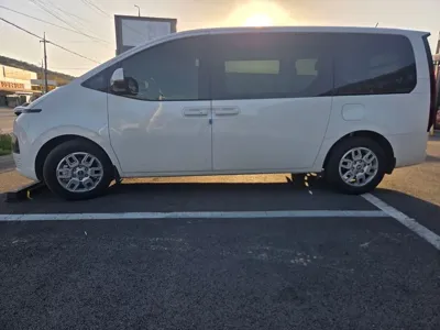 Hyundai Staria