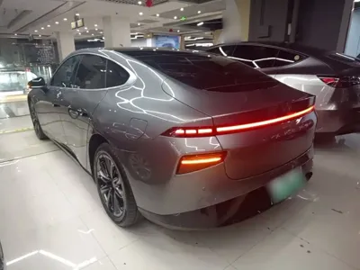 Xpeng P7