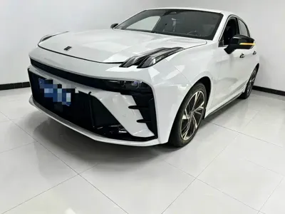 Lynk & Co 03