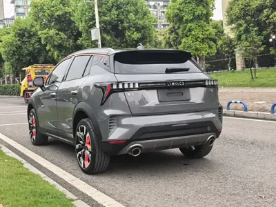 Lynk & Co 06
